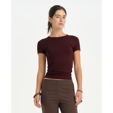 Ayma Active Kadın Kestane EcoVero™ Viskoz Bisiklet Yaka Kısa Kollu Logo Detaylı Basic T-shirt