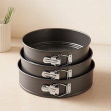 Motto Ticaret 3'lü Yuvarlak Metal Kelepçeli Kek Kalıp Seti 24-26-28 cm