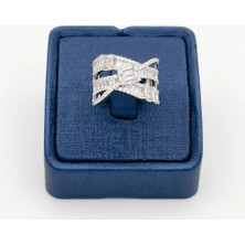 Livora Jewelry 925 Ayar Gümüş Baget Kesim Zirkon Taşlı Sarmal Kadın Yüzük