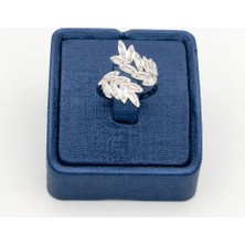 Livora Jewelry 925 Ayar Gümüş Baget Kesim Zirkon Taşlı Sarmal Çiçek Kadın Yüzük