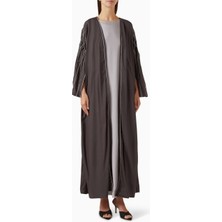 Beige Collection Işlemeli Abaya ve Sheila Seti ile Şıklığınızı Tamamlayın ve Rahatlığın Keyfini Çıkarın