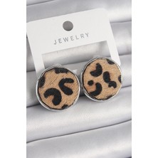 Bşk Virgo Pirinç Gümüş Renk Daire Plaka Model Leopar Desenli Kadın Küpe