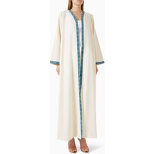 Hessa Falasi Lüks Tasarım ve Modern Yorum ile Şıklığı Yansıtan Abaya Modeli