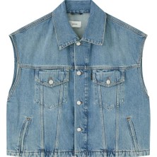 Haikure Denim Yelek ile Katmanlı Şıklık