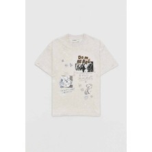 American Rag Cie Kanada'da Üretilmiş Stuffy T-Shirt - Özgün Sanat Baskılı, Regular Fit Pamuk Tişört