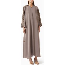 Rauaa Official Minimalist Kesim Nakışlı Abaya Konforlu V Yaka ve Uyumlu Sheila ile Şık Görünüm