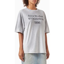 Acne Studios 1996 Logo Baskılı Tişört - Gri - %100 Organik Pamuk - Eski Tarz Görünüm