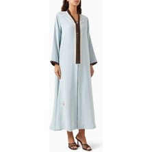 Zah Design Modern ve Geleneksel Tarzda Uzun Kollu Abaya Şıklığıyla Dikkat Çekiyor