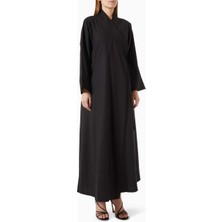 Hessa Falasi Konforlu Yüksek Yaka Abaya ile Modern Şıklığı Yakalayın