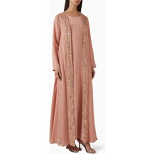 Farha Şıklığı ve Konforu Bir Araya Getiren Payetli Abaya ile Hem Rahat Hem Stil Sahibi Olun