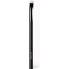 Rae Morris Göz Makyajında Kusursuz Geçişler ve Dumanlı Etki