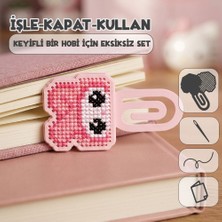Etamina Pembe Başlıklı Tavşan -My Melody- Kanaviçe Kitap Ayracı Kiti (İşleme Hobi Seti)