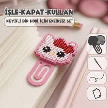 Etamina Kırmızı Fiyonklu Kedi -Hellokitty- Kanaviçe Kitap Ayracı Kiti (İşleme Hobi Seti)