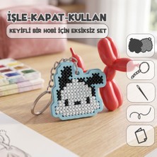 Etamina Hellomina Serisi: Siyah Kulaklı Köpek 8-Bit Pixel Art Çarpı Işi Anahtarlık Kiti- Minimalist Karakter Tasarımlı Hobi Seti