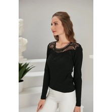 Alışveriş Sokağı Dantel Yaka Detaylı Kaşkorse Siyah Bluz