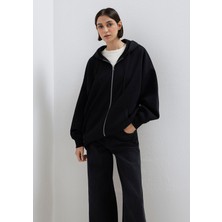 Mavi Kapüşonlu Fermuarlı Siyah Sweatshirt 1610221-900