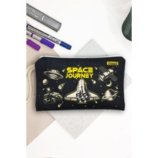 Mikasso Uzay Mekiği Space Shuttle Desenli Kalem Kutusu Yıkanabilir Bez Kalemlik Tekstil Siyah