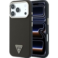iPhone 18 Pro Kılıf Guess Lisanslı M-Safeli Pu Metal Üçgen Logolu Karbon Fiber Kevlar Kahverengi