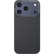 iPhone 18 Pro Max Kılıf Karbon Fiber M-Safeli Benks Armor Air Yüksek Çerçeveli C1 600D Kevlar Siyah