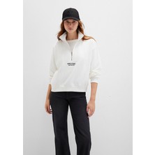 Mavi Yarı Fermuarlı Sırt Baskılı Ekru Sweatshirt 1S10502-70057