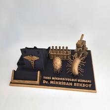 Hediyemix Kişiye Özel Mikrobiyoloji Doktoru Masaüstü Isimlik Kartvizitlik - Mikrobiyologa Özel Hediye