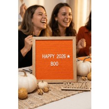 Partixa Ahşap Harfli Yazı Panosu 25,5X25,5 cm Premium Gerçek Çam Çerçeve 340 Parça Harf Seti Standlı Duvara Asılabilir Keçe Içli Değiştirilebilir