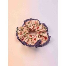 Pirene Arts Spring Lilac Çiçekli Dantel Detaylı Scrunchie Saç Tokası
