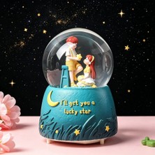 Keyfim Shop 🌙 Romantik Çift Orta Boy Tasarımlı Işıklı Kar Küresi – “ı’ll Get You A Lucky Star” Dekoratif Masa ve Hediye Ürünü