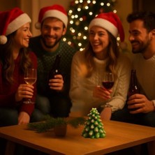 Noel Ağacı Şekilli Dekoratif Mum – El Yapımı Koku Yaymayan Yılbaşı Temalı Masa ve Ev Süsü Mum (Tekli)