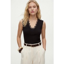 Ritnice Kadın Fancy Lux Touch V Yaka Dantel Detaylı Kolsuz Kahverengi Örme Bluz