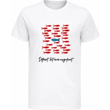 Efendioğlu Design Different But Never Insignificant Baskılı Balıklar Görselli T-Shirt