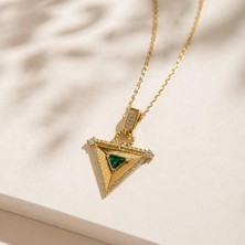 Eos Kolektif Yeşil Taşlı Piramit Üçgen Formlu Gold Kolye