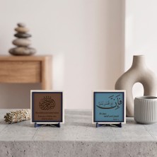 Miaju Ferahlık Müjdesi “Elbette Zorlukla Beraber Bir Kolaylık Vardır” Meâli ve Rahman ve Rahim Olan Allah'ın Adıyla Yazılı İkili Stantlı Set 10x10 cm, Açık Kahve - Gök Mavi