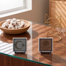Miaju Deri Detaylı Ay-Yıldız Hat Sanatı ve Türkçe Çevirili Besmele İle Masanıza Manevi Huzur Taşıyan İkili Set 10x10 cm, Açık Kahve - Kül Gri