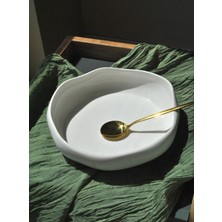 Qualitev 1 Adet Porselen Kıvrımlı Salata Kasesi ve Fırın Kabı 25 cm Dalgalı Salata Meze Sunum Tabağı