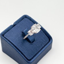 Livora Jewelry 925 Ayar Gümüş Baget Kesim Zirkon Taşlı Tria Kadın Yüzük
