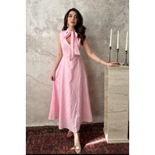 Moda Days Kadın Pembe Brodeli Boyundan Bağlamalı Kemerli Düğmeli Midi A Kesim Elbise