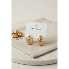 Arenes Gold Renk Zirkon Taşlı Sarmal Zincir Model Pirinç Halka Kadın Küpe - Lisinya