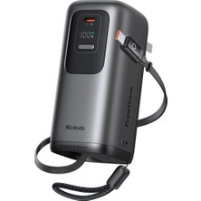 Mcdodo MC-8501 Freego 45W 3'ü 1 Arada 10000MAH Dahili Geri Çekilebilir Type-C Kablo, Ac Prize Takılabilir Şarj Adaptörlü Powerbank Siyah(Universial Priz Uçları)
