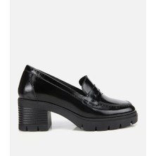 Hotiç Kadın Rugan Deri Siyah Topuklu Klasik Loafer