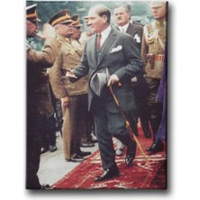 Selamlarken Atatürk Dekoratif Kanvas Duvar Tablosu