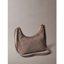 Calvin Klein Kadın Monogram Ck Desenli Fermuarlı Deri Kahverengi Çanta LV04F3880G-XTU