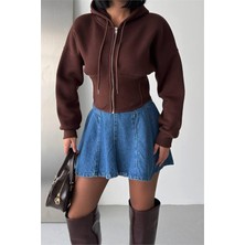 Neşeli Butik Kadın Kahverengi 3 Iplik Şardonlu Kapüşonlu Fermuarlı Crop Sweatshirt NBG6224