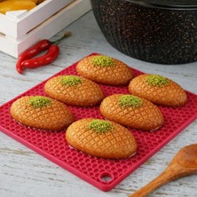 AKS Kare Silikon Nihale/kalbur Altlığı – Isıya Dayanıklı, Kaymaz, Çok Amaçlı Mutfak ve Tezgâh Koruyucu, Karışık Renk