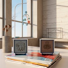 Miawiki Sanat Atölyesi ve Çalışma Masası Için Allah C.c. Stantlı Tasarım ve Damla Hat Besmele Ikili Takımı 10X10 Cm, Açık Kahve - Kül Gri