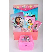 Gabby's Dollhouse x Dekomus Lisanslı Gabby’s Dollhouse Stickerlı Defter,Beslenme Kabı,Resim Defteri,Bloknot,Sticker