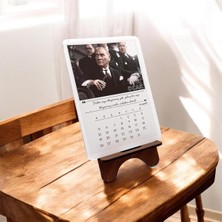 Ayrex 2026 Takvim - Mustafa Kemal Atatürk Fotoğraflı Standlı Masaüstü Takvim- Ahşap Telefon Tutucu