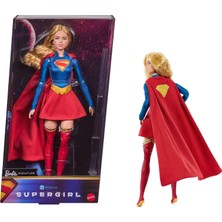 Happy Trend Barbie Signature Dc Supergirl Bebek, Süper Kahraman Kostümü ve Peleriniyle Koleksiyona Uygun Sarışın Bebek, Özel Ambalaj ve Bebek Standı, JJY04