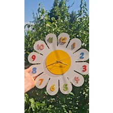 Morana Design Papatya Tasarımlı Sınıf Saati – Renkli Rakamlı Dekoratif Çocuk Odası Duvar Saati – 35X35 cm