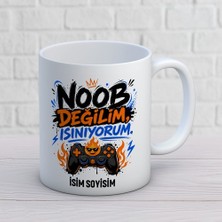 AJANS423 Kişiye Özel Oyuncu Tasarımlı Noob Değilim Isınıyorum Yazılı Isimli Kupa